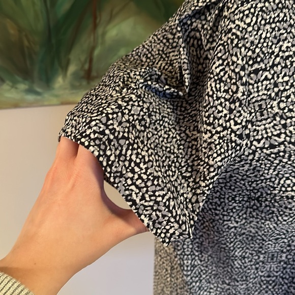 Express Patterned Blouse - Picture 4 of 8